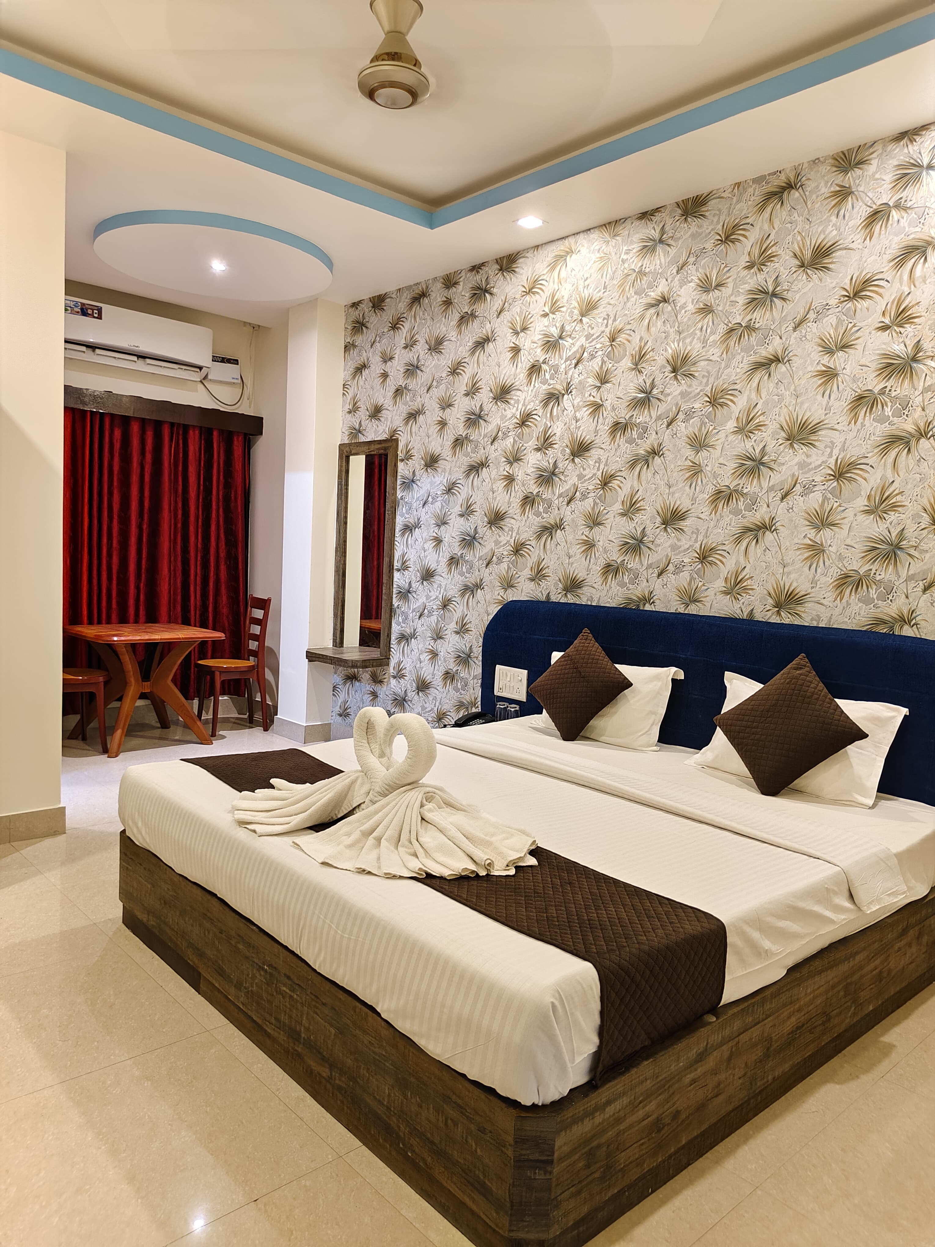 Hotel Southern Suites - Sea view - Tap to explore photos