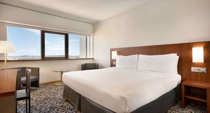 Ramada by Wyndham Lisbon Room Type - 1 King Bed, Suite, River View, Non-Smoking Ramada by Wyndham Lisbon Room Type - 1 King Bed, Suite, River View, Non-Smoking