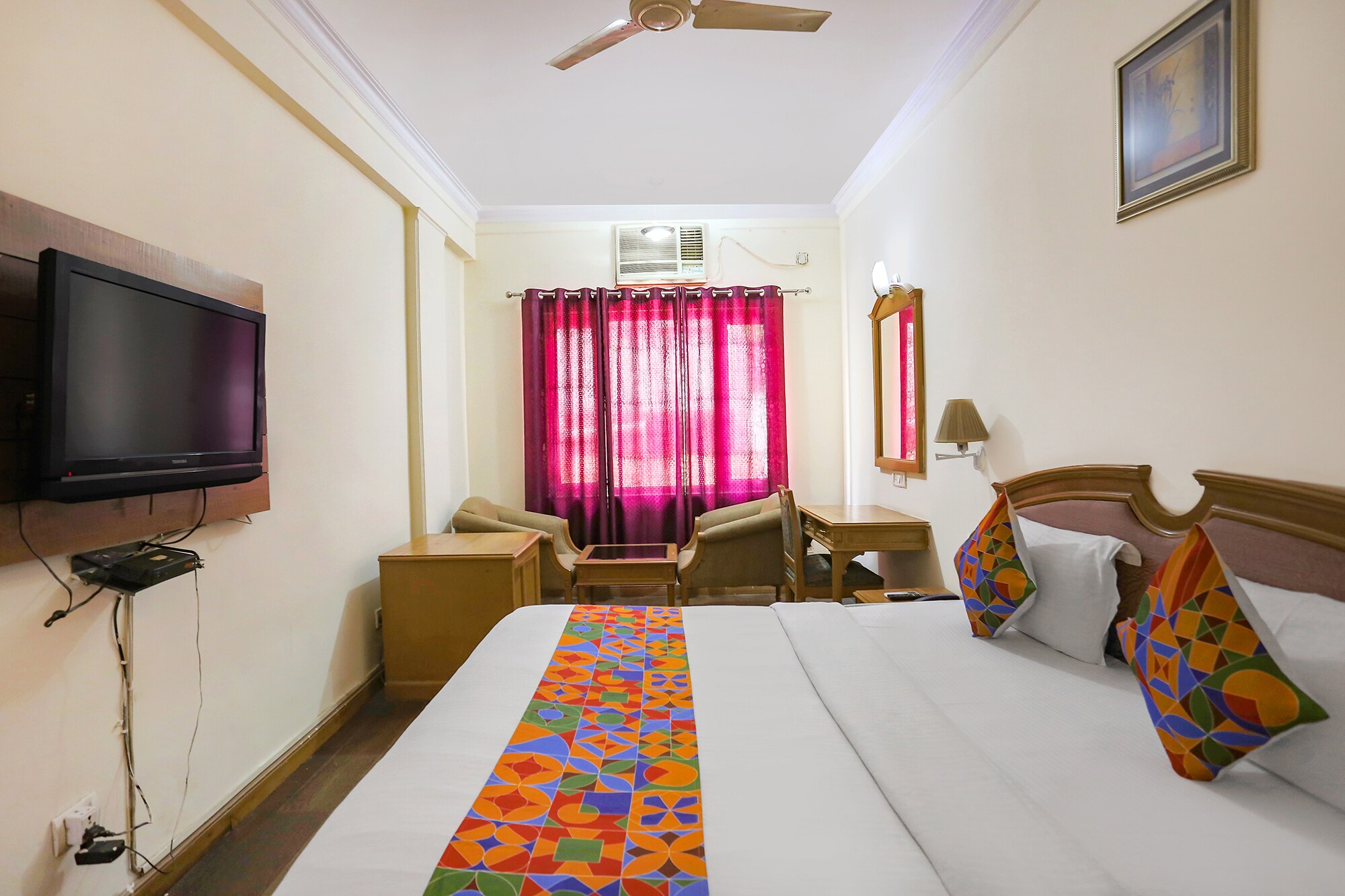 FabHotel Altus - Tap to explore photos