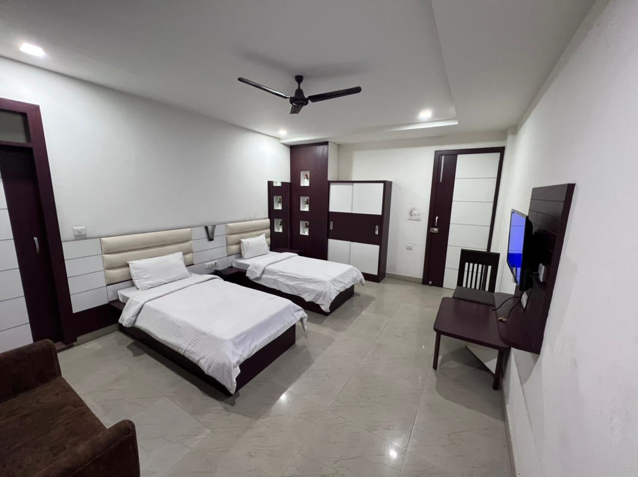 Hotel Saraswati Palace - Tap to explore photos