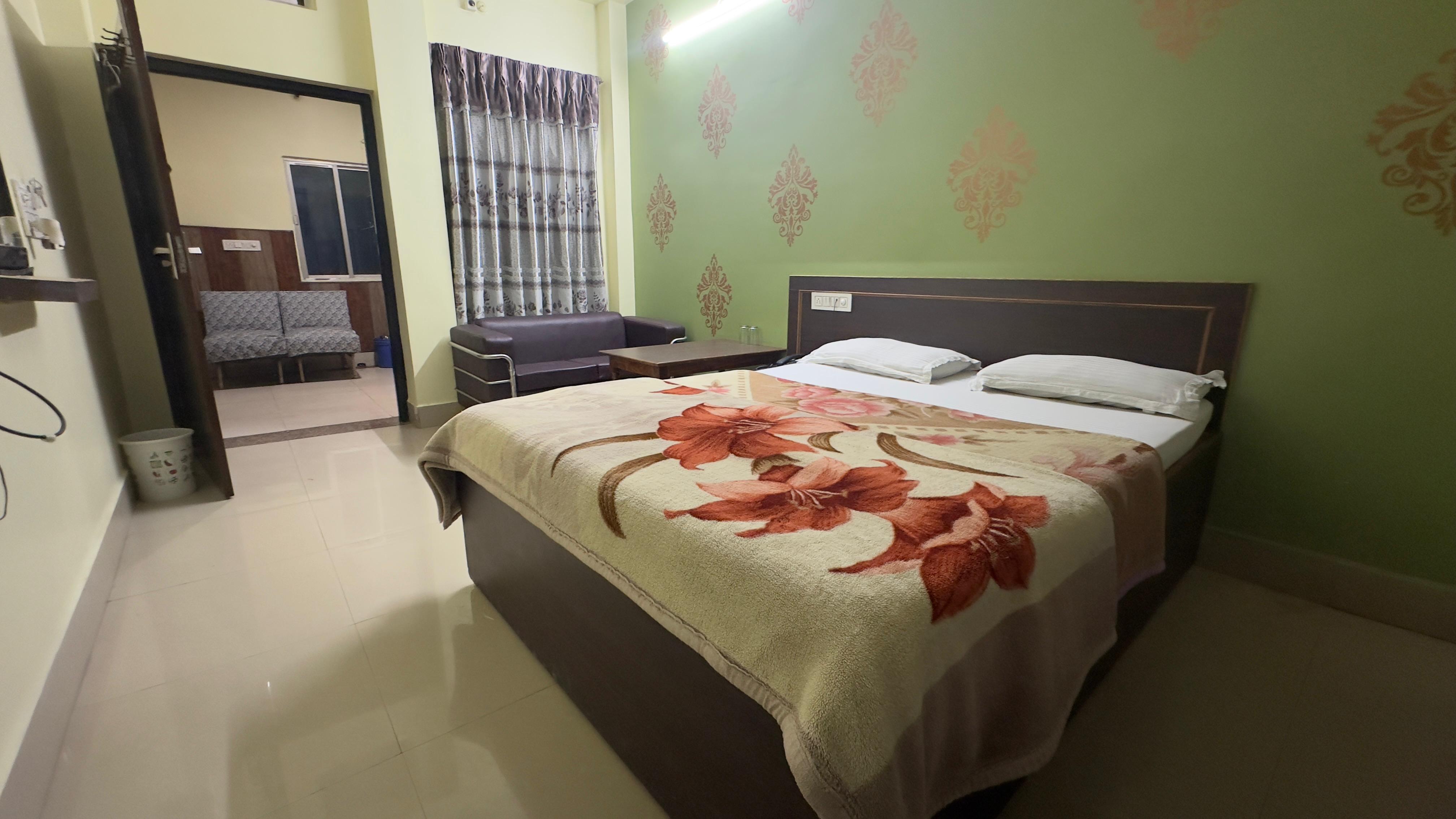 Hotel Manorma Palace - Tap to explore photos