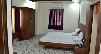 HOTEL JMD Room Type - Deluxe Room