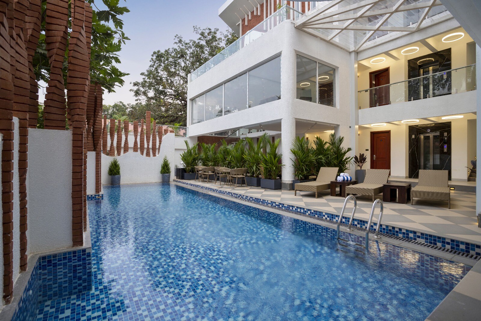 Downtown Hostels Anjuna - Boutique Rooms - Tap to explore photos