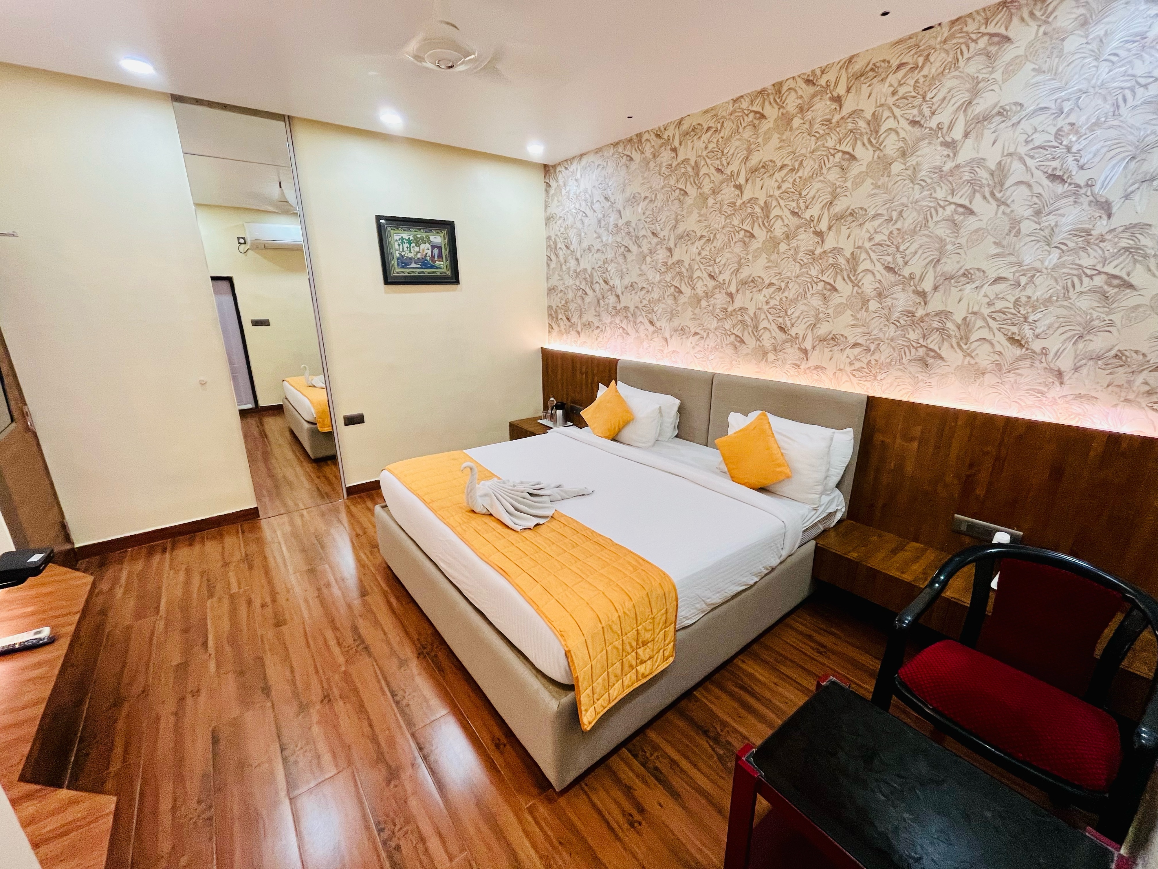 Shankar Bhavan by Vinayak Hotels - Tap to explore photos