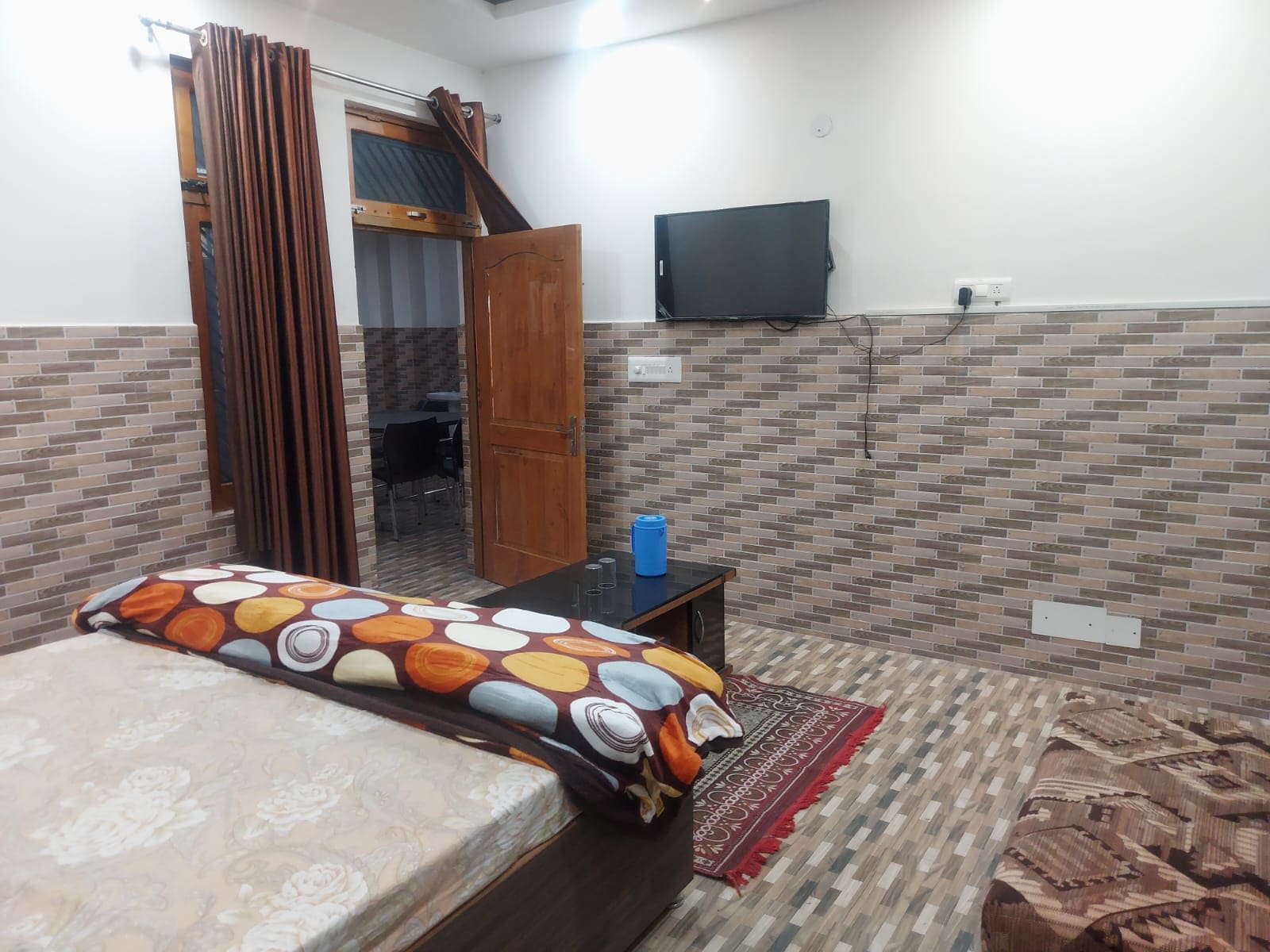 Manohar Nirmal Villa Guest House - Homestay - Tap to explore photos