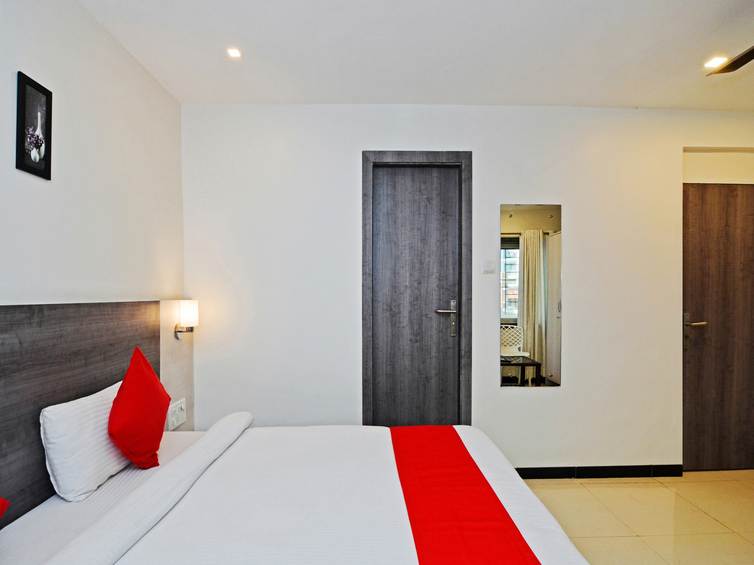 Hotel O Ashwarya Service Apartment - Tap to explore photos