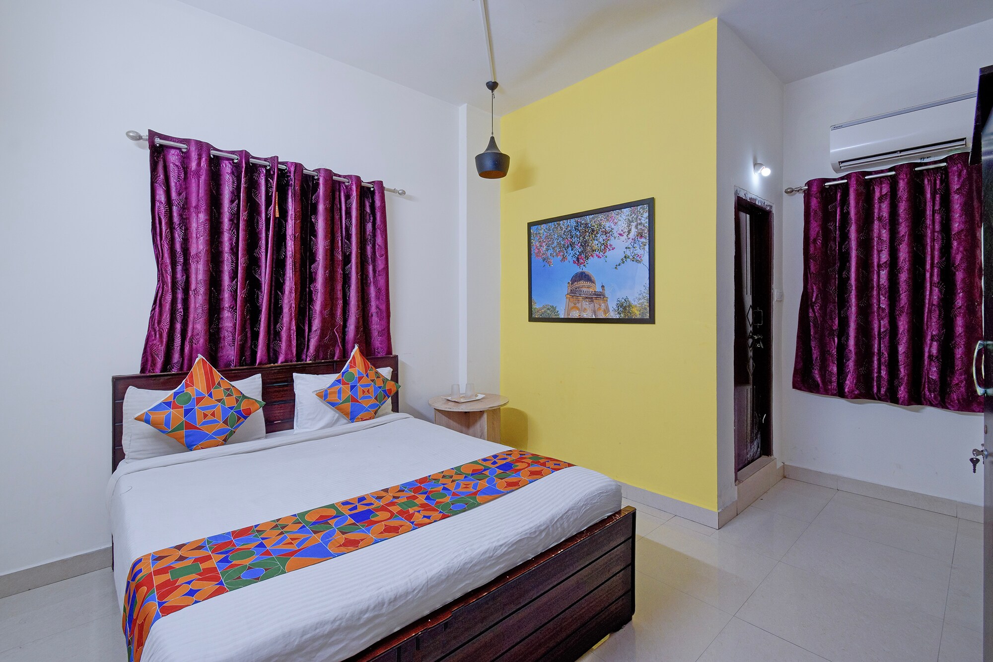 FabHotel Grand Broholic Luxury Rooms JNTU- Nr. JNTU Collegue Metro Station-Kukatpally - Tap to explore photos