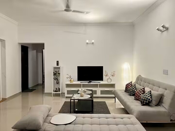 New luxurious 2bhk Appartment with swimming pool in siolim - Tap to explore photos