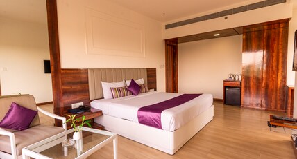 Hotel Hardeo Room Type - Club King Bed Room Hotel Hardeo Room Type - Club King Bed Room