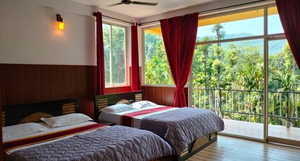 Aayana Valley Resorts | Infinity Pool & Valley View Room Type - Glass Suite