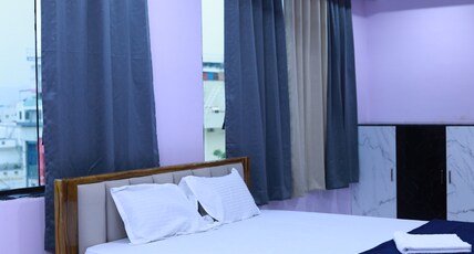 SRL Grand Residency Room Type - Deluxe Room