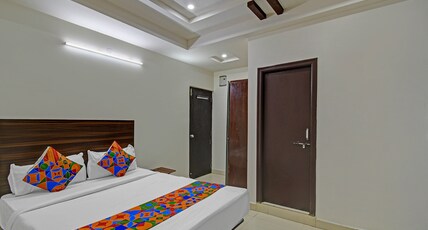 FabHotel White House Leo - Sarath City Capital Mall, Kondapur Room Type - Deluxe Room