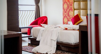 Royal Tara Room Type - Superior King View Room