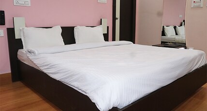 Hotel S.S. Palace Room Type - Deluxe AC
