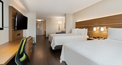 Holiday Inn Express Hotel & Suites Largo-Clearwater Room Type - 2 Queen Suite