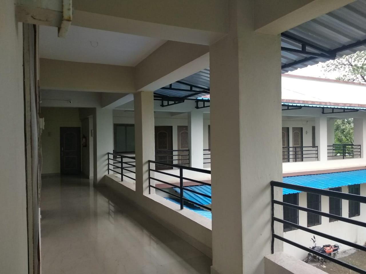 Hotel Valleywood - Tap to explore photos