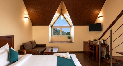 Shola Crown Resort - Munnar Room Type - Crown Suite with Balcony