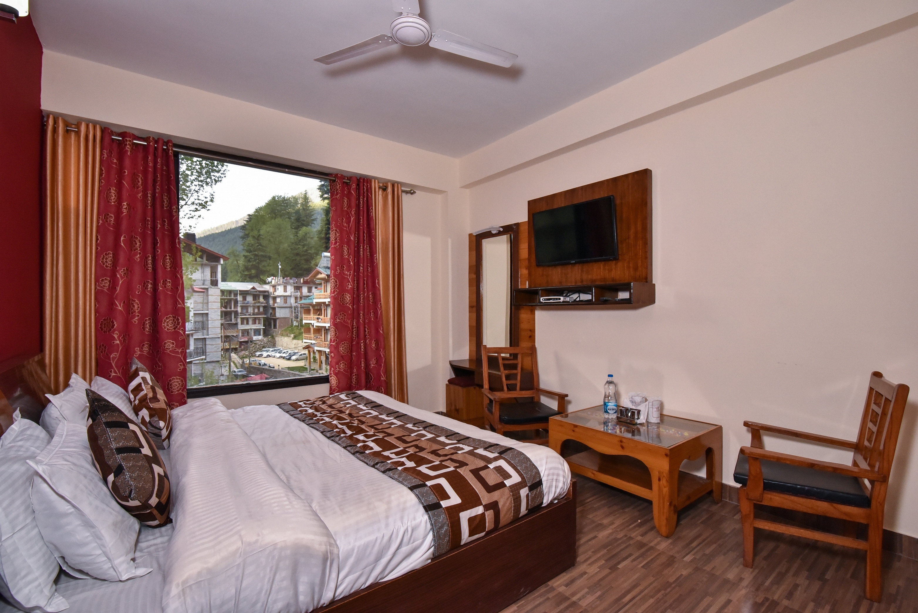 Hotel Him Regency - 2 Mins drive from Volvo Bus Stand - Tap to explore photos
