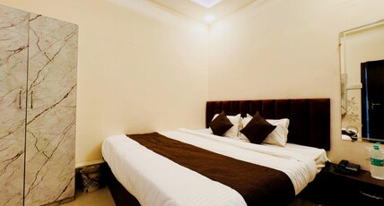 Hotel Hari om Palace Room Type - Deluxe room