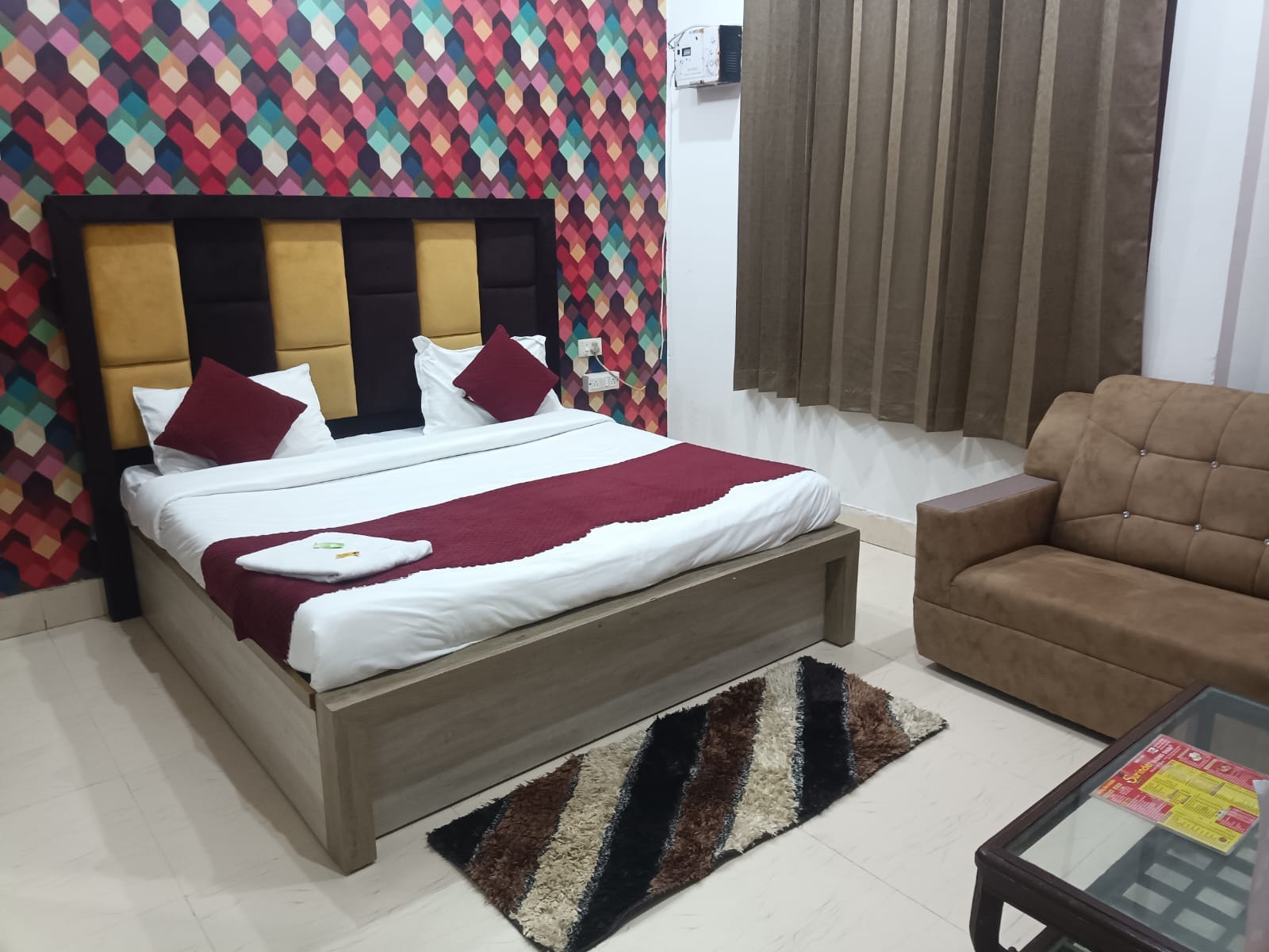 Hotel Real Gold - Tap to explore photos