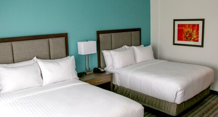 Holiday Inn Hotel & Suites DENVER TECH CENTER-CENTENNIAL Room Type - 2 Queen Standard