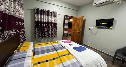 Crown hotel Room Type - Bedroom 4