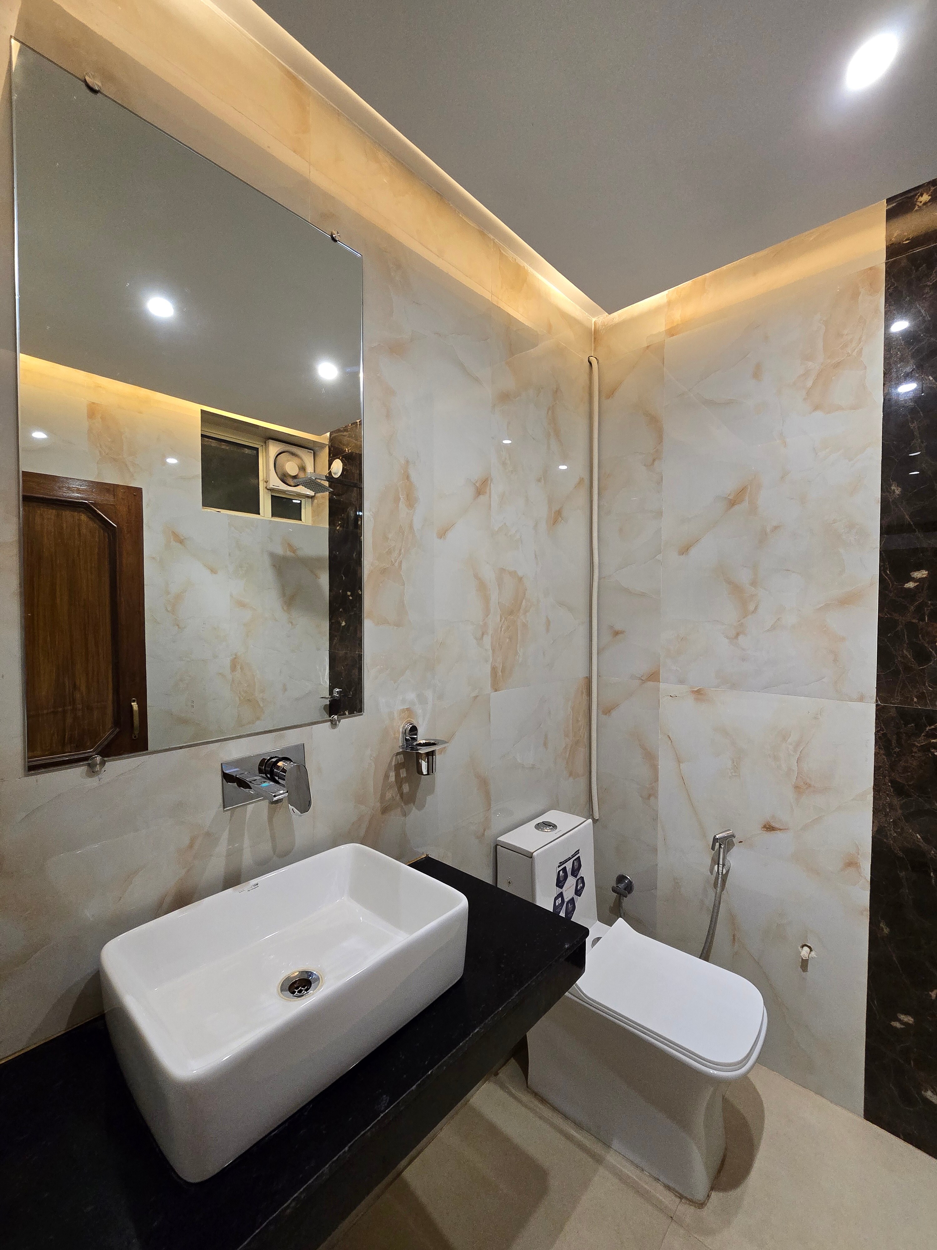 Hotel Narayana Palace - Tap to explore photos