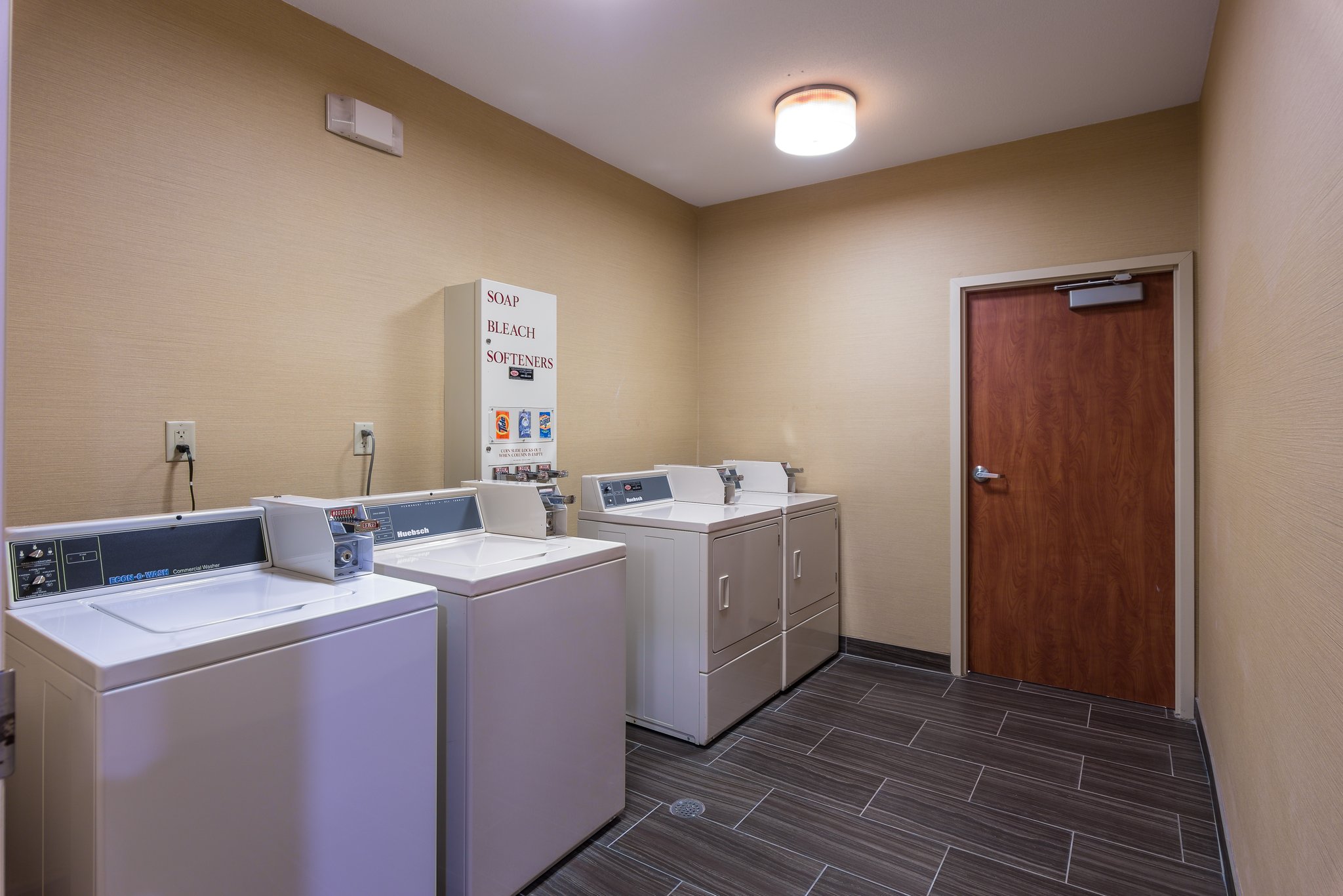 Holiday Inn Express Hotel & Suites Edmond - Tap to explore photos