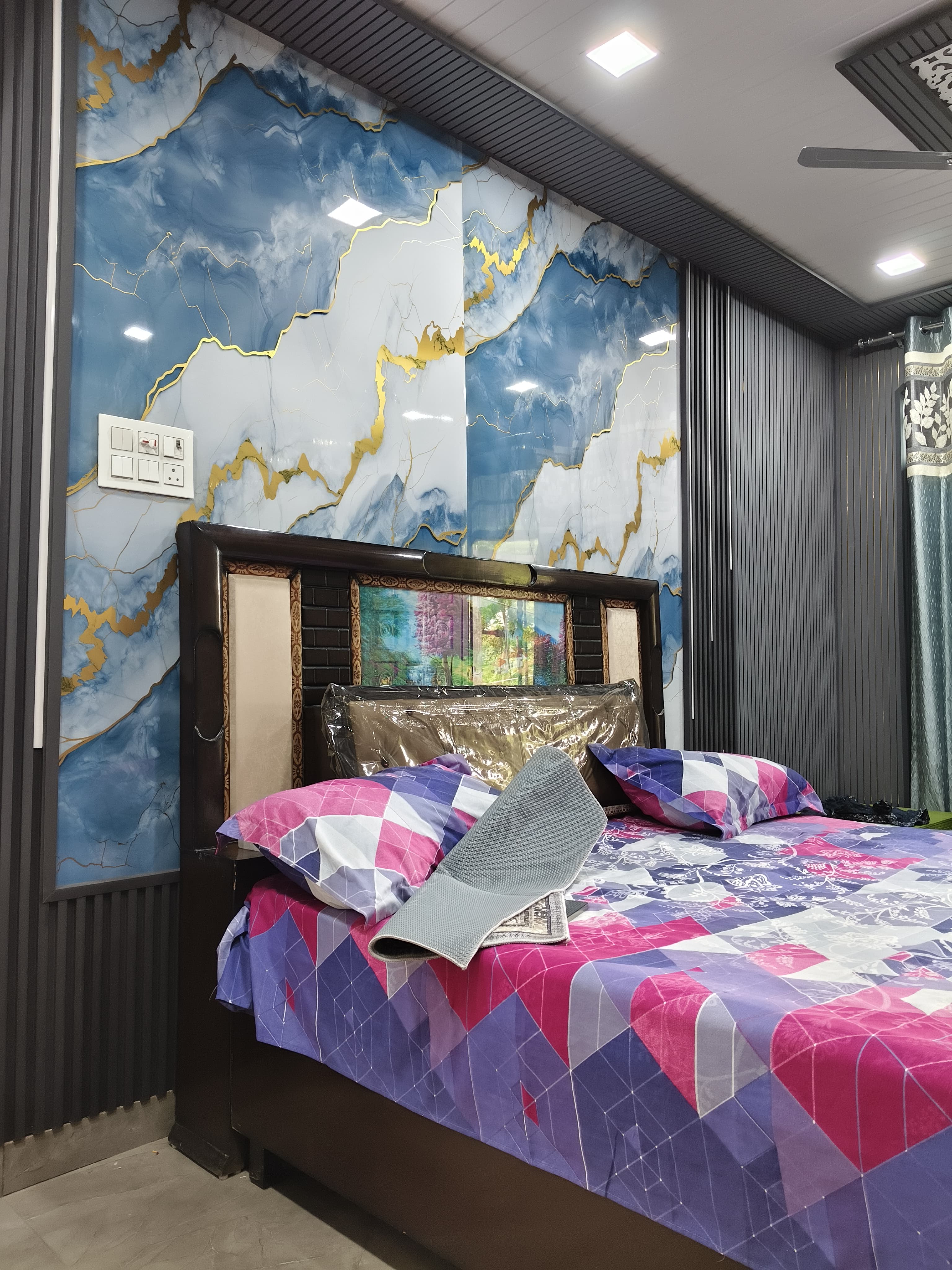 Modern Cozy Room near PGIMS MDU - Tap to explore photos