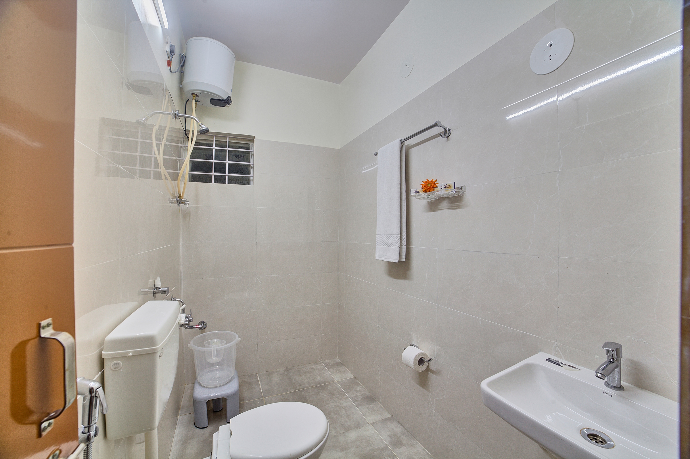 Hotel Southgate Villa Near Bangalore Airport - Tap to explore photos