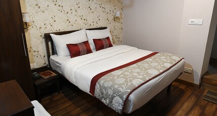 Hotel Villa Astoria@ The Mall Road Room Type - STANDARD NO VIEW