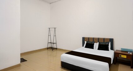 Hotel O near RSUD Embung Fatimah formerly Lebron Inn Room Type - Deluxe Double