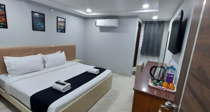 Golden Premier Hotel near SR Nagar Room Type - Deluxe Room with Breakfast