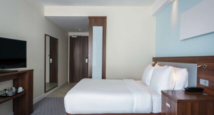 Hampton by Hilton Amsterdam Centre East Room Type - QUEEN ROOM NON SMOKING