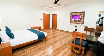 THE LAVIT MALHAR INN Room Type - Premium Room with Balcony