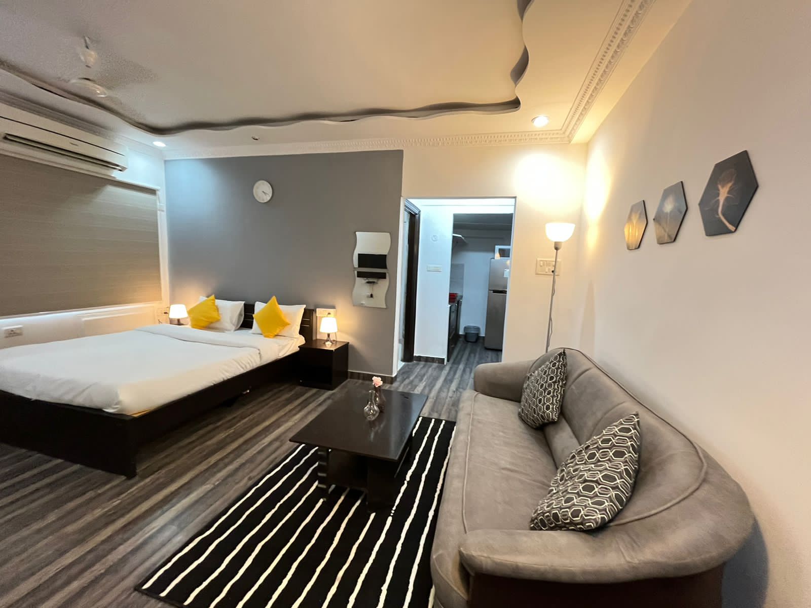 Studio Apartment with Bathtub - Tap to explore photos