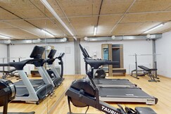 Room 904 in a premium residence- Sport/Laundry