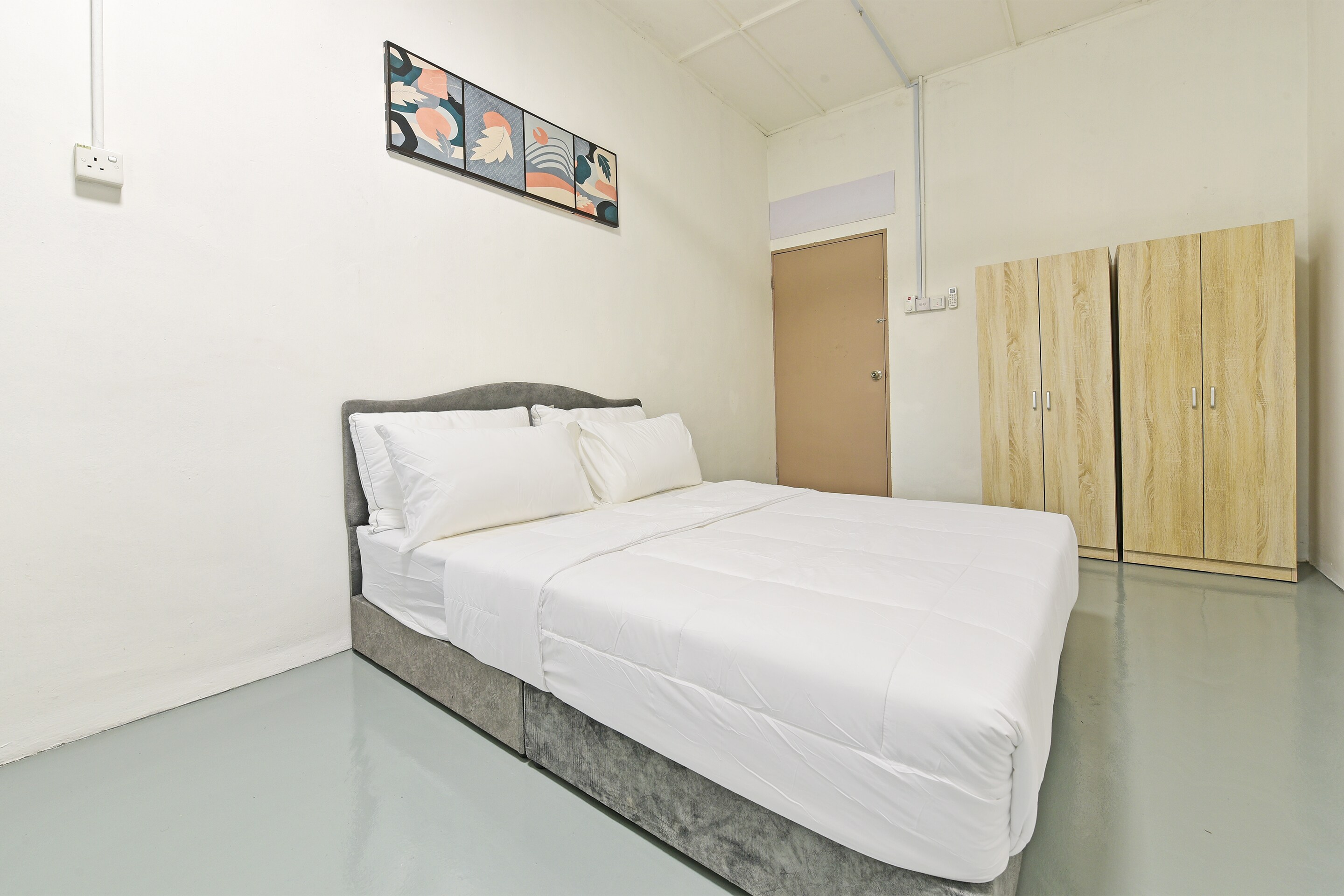 Hotel O S Homestay - Tap to explore photos