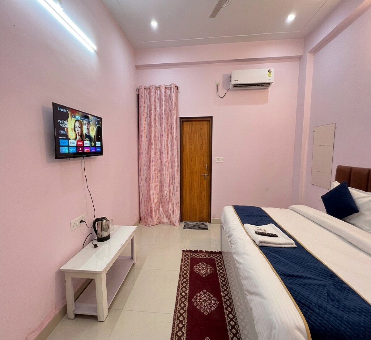 Hotel Vikrant Inn Kathauta Lake - Tap to explore photos