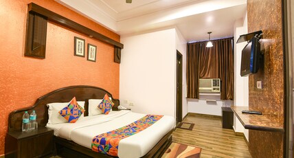 FabHotel Delhi Continental Room Type - Deluxe Room