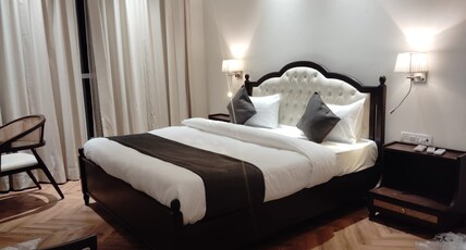 Hotel Grand Triveni Room Type - Deluxe Room