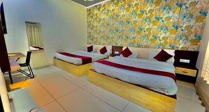 Hotel Santosh Palace (Free Gated Parking & 10 Minutes walk from Temple) Room Type - Family Room ( 2 King Bed | 4 Pax )