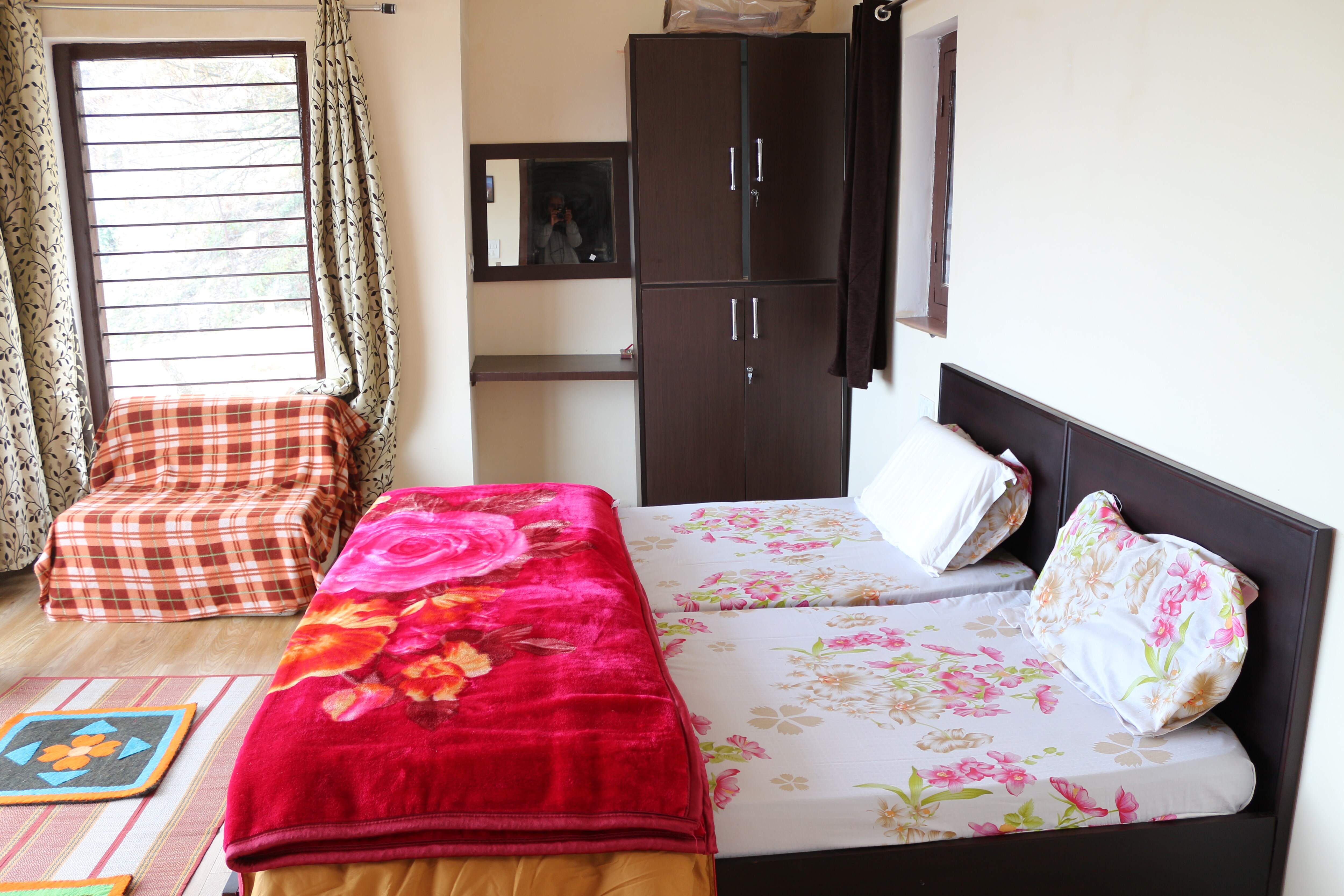 Paa Bhilasha | Rooms & Kitchen - Tap to explore photos