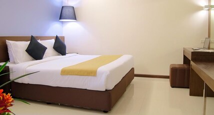 Grand Alpine Hotel Room Type - Superior Room King Bed