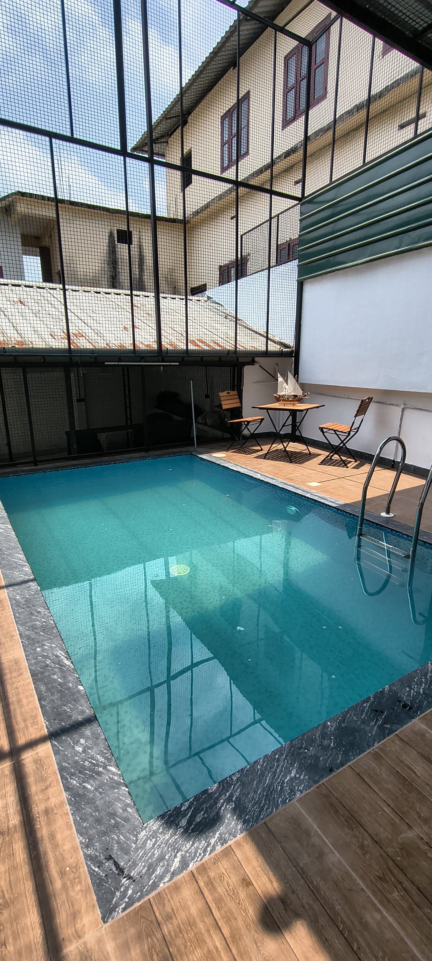 Majestic mirage service villa,munderi - Tap to explore photos