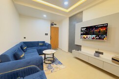 HR Premium Stay 2BHK near Mahakal Temple