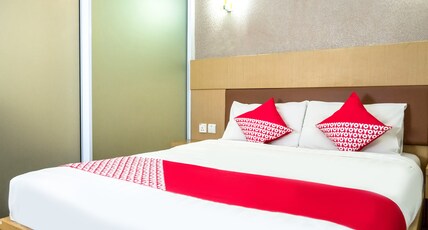 Capital O 664 Romance Hotel Room Type - Indonesia Deluxe Double