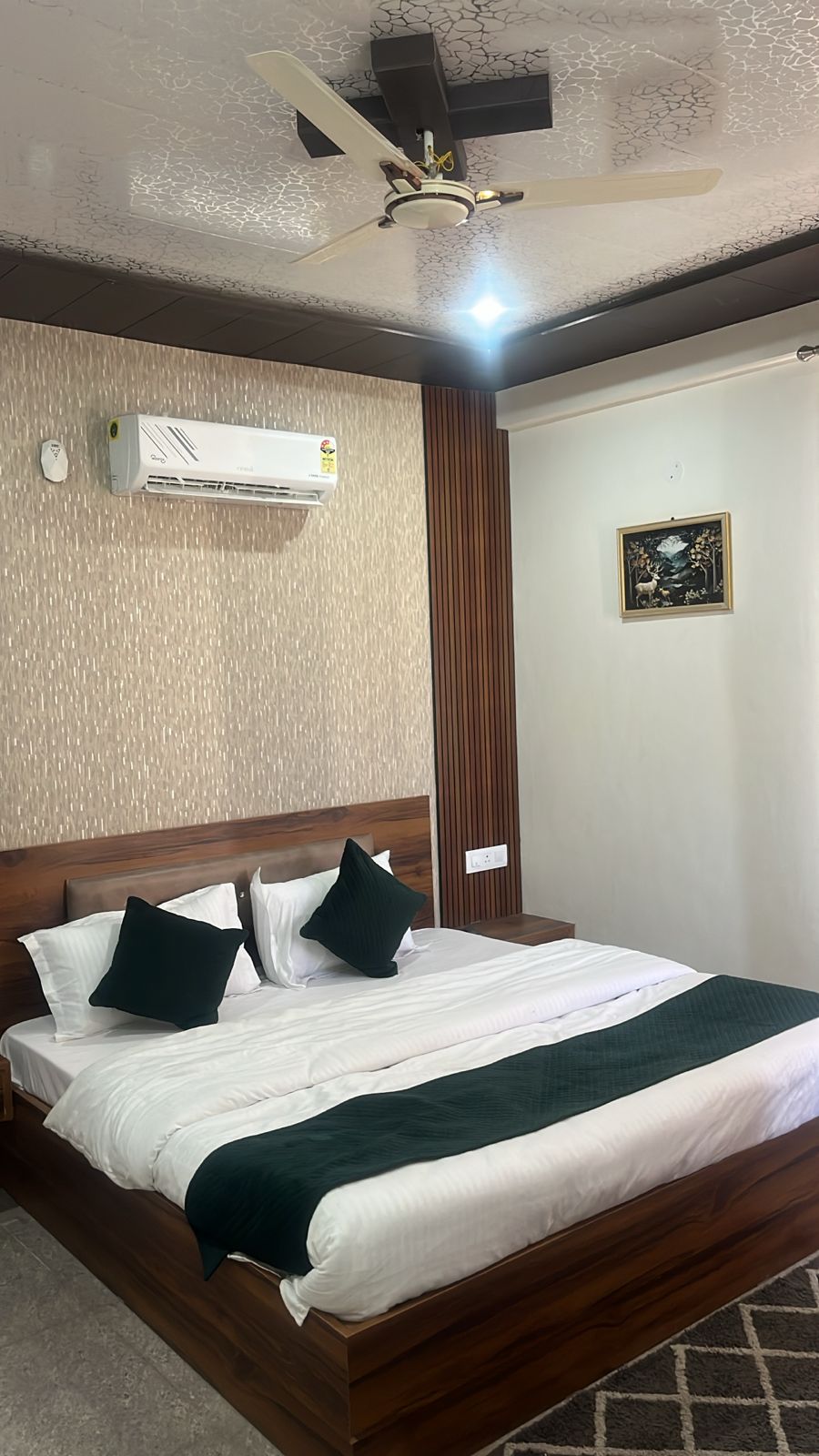 HOTEL SPRINGWOOD SUITES - Tap to explore photos