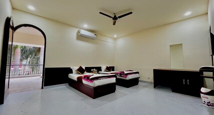 Metta Budhha Resort Near MAHABODHI TEMPLE Room Type - Deluxe Room with Balcony
