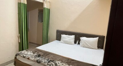 Maa Aarti palace Room Type - Double Bed Non AC Room 1